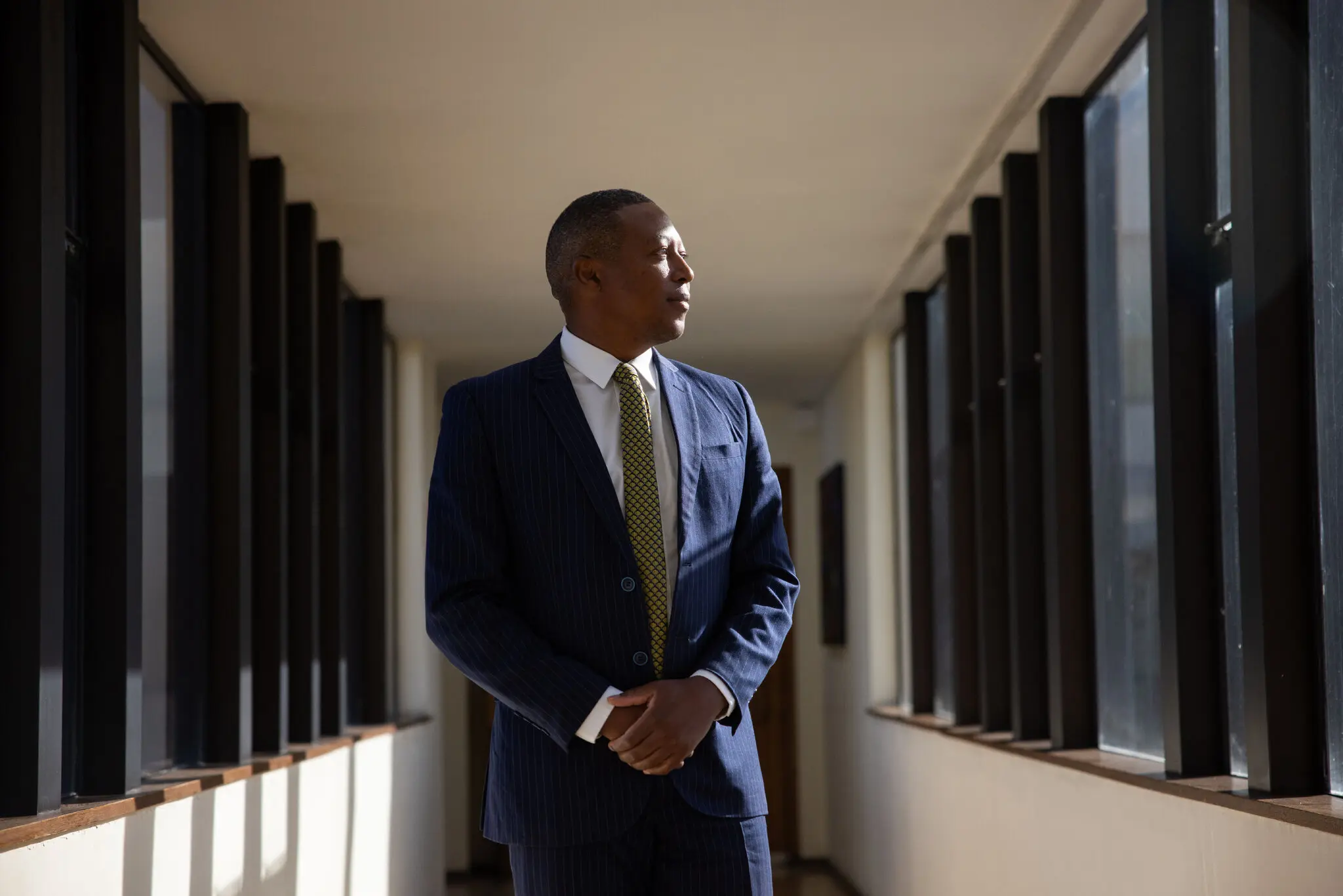 Доктор Нтобеко Нтусі, головний виконавчий директор Південноафриканської ради медичних досліджень. «Усі потоки федерального фінансування США зупинилися», – сказав він.